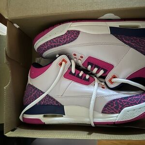 Jordan 3 retro barely grape size 6 youth
